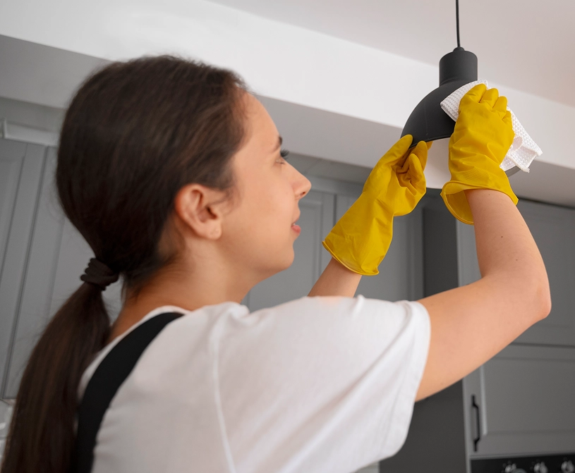 Чистка осветительных приборов